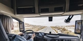 Volvo Trucks u studenom 2025. uvodi nadograđeni sustav podrške vozačima koji donosi novu razinu sigurnosti na cestama.